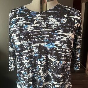 **3 for $15**Mercer & Madison Black and Blue Graphic 3/4 Sleeve Blouse